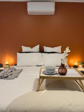 Private room in Benton's way